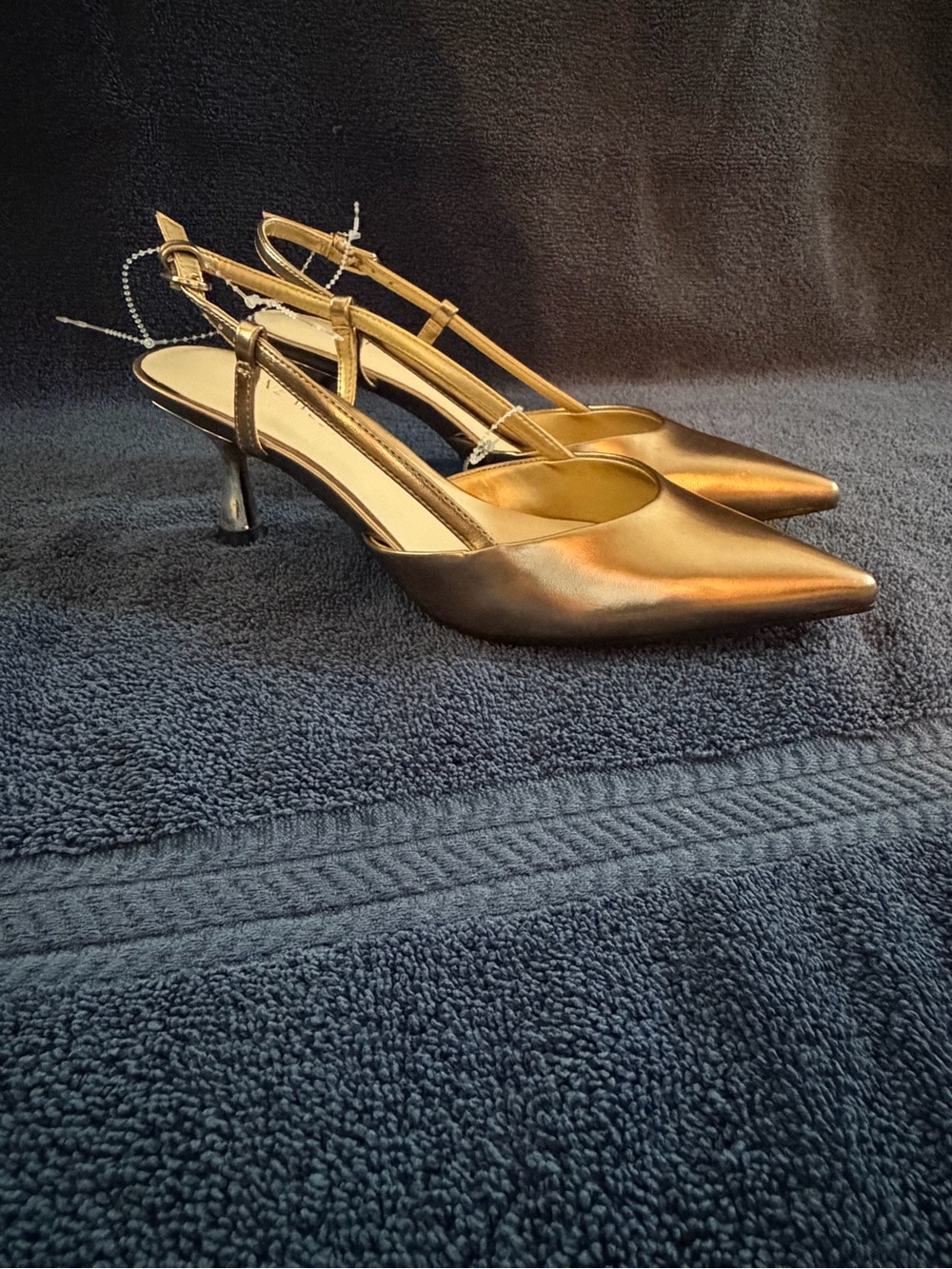 Nine West Metallic Gold Pointed Slingback Pumps size 6